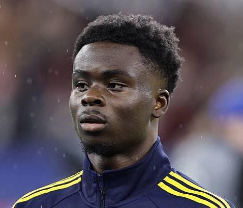 鲁尼：萨卡本赛季确实状态不佳，但也要看到他身上的压力