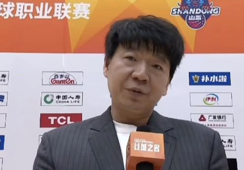 体育赛事-邱彪：今晚的三分出手太少我不太满意，大家还是要敢于投篮