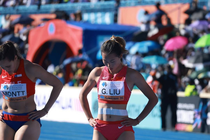 赛事直播-42秒62！近七年中国女子4×100米最快接力，刘国怡递出第二棒的答案丨封面头条|田径|黄祥|教练|田联|训练_新浪新闻